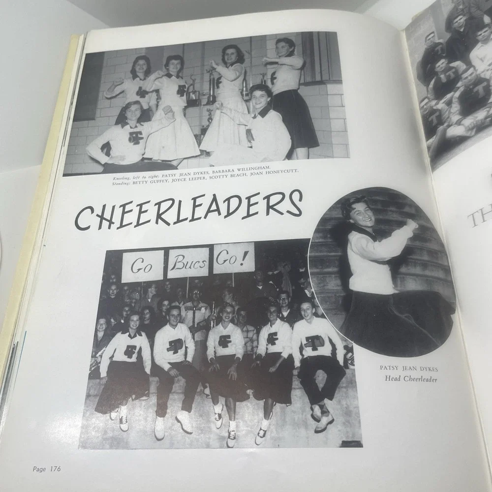 Yearbook Annual East Tennessee‎ State College Johnson City 1958 Buccaneer